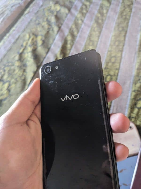 VIVO Y83 4