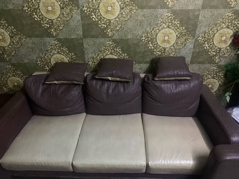 urgent sale 5 seater sofa in very good condition 1