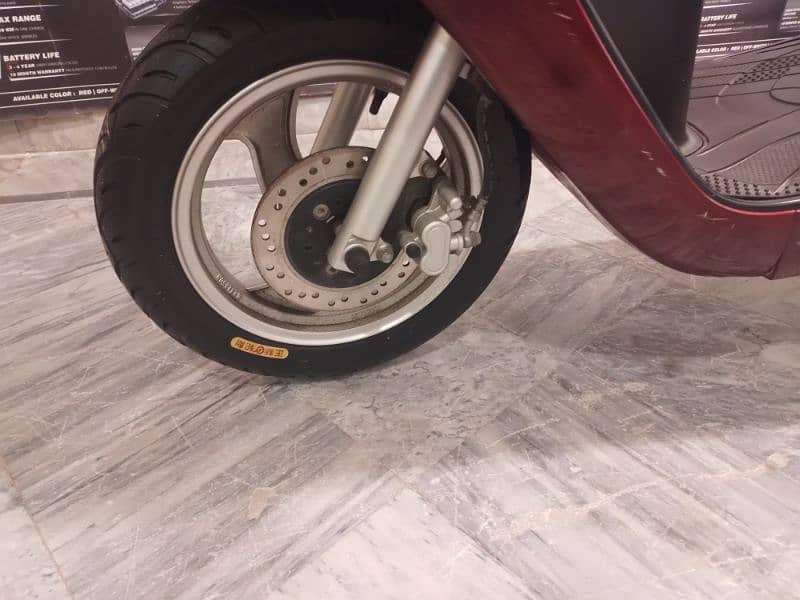 united 100cc petrol scooty 2019 3