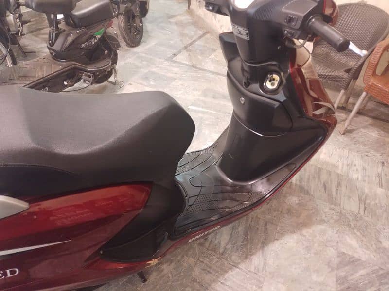 united 100cc petrol scooty 2019 6