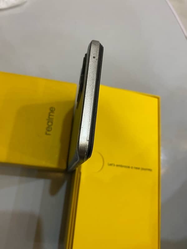 Realme 8 8/128 with complete box 4