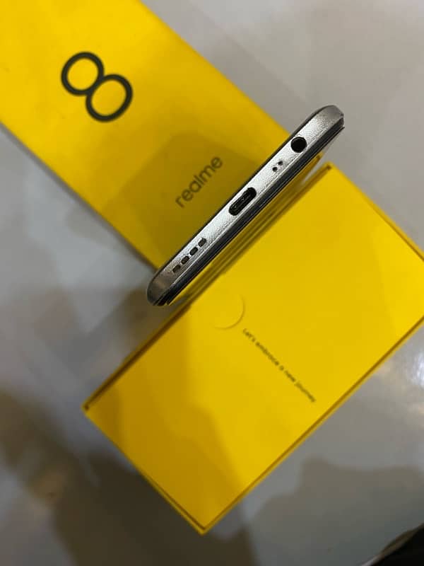 Realme 8 8/128 with complete box 6