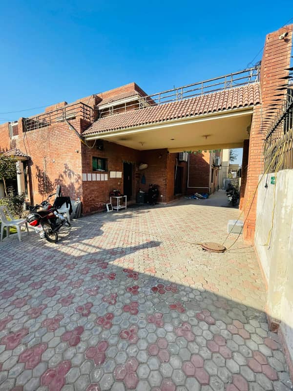 16 Marla House For Sale In Valencia Town lahore 2