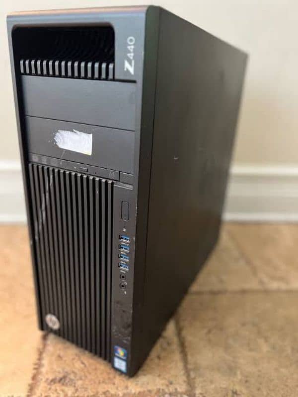 HP Workstation Z440 10/10 0