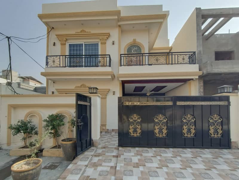 7.5 Marla Very Beautiful Luxury Brand New Spanish House For SALE In Johar Town Near Beautiful Family Park Super Hot Location Walking Distance to Emporium Mall 0