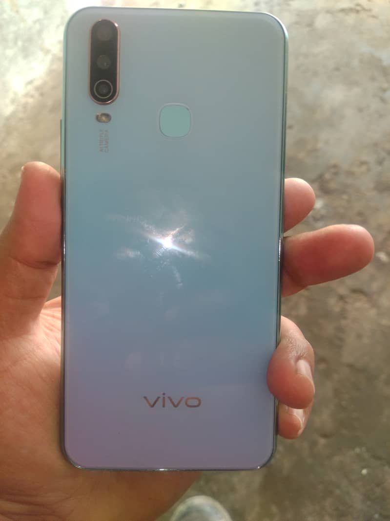 Vivo Y17 1