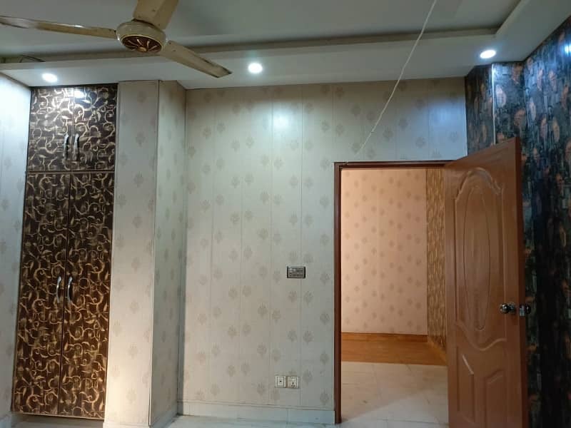 450 Square Feet Flat For Rent In Johar Town 6