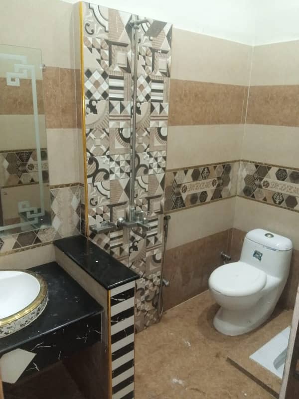 450 Square Feet Flat For Rent In Johar Town 7