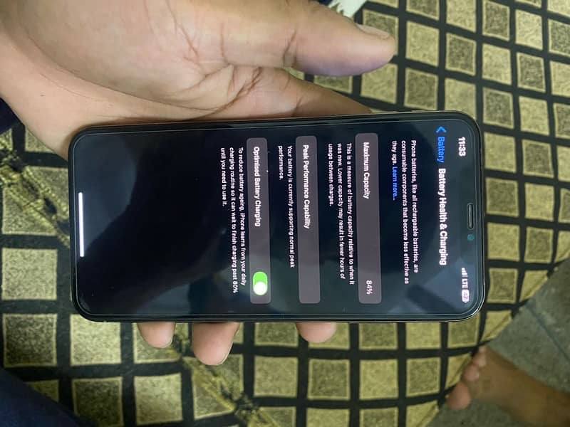 iphone Xsmax 64 gb pta approved 5