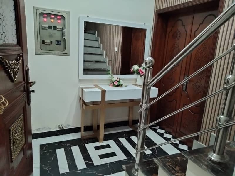 1 Kanal Upper Portion House Available For Rent 9