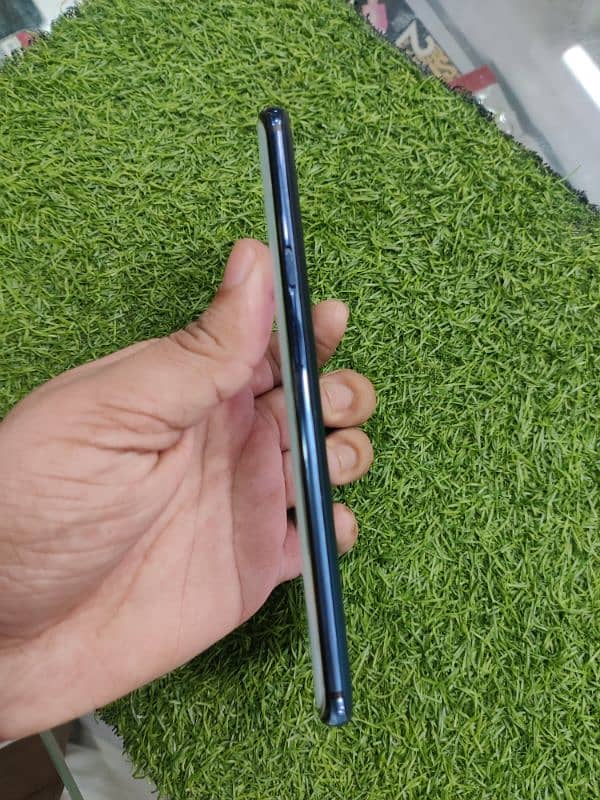 I am selling one plus 7 pro 8/256 2