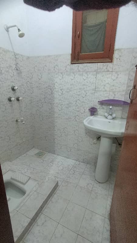 3 bed DD Portion Available For Rent in Gulistan e jauhar 2