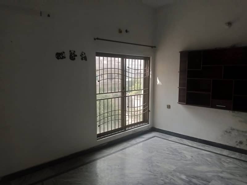 5 Marla First Floor Portion For Rent With Gas, Nazir Garden B Block Main Cabal Road Lahore 3