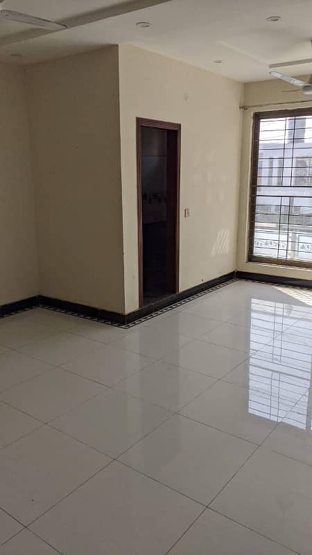 1 KANAL NEW HOUSE FOR SALE WITH REASONABLE PRICE AT THE HOT LOCATION OF PCSIR STAFF COLONY 1