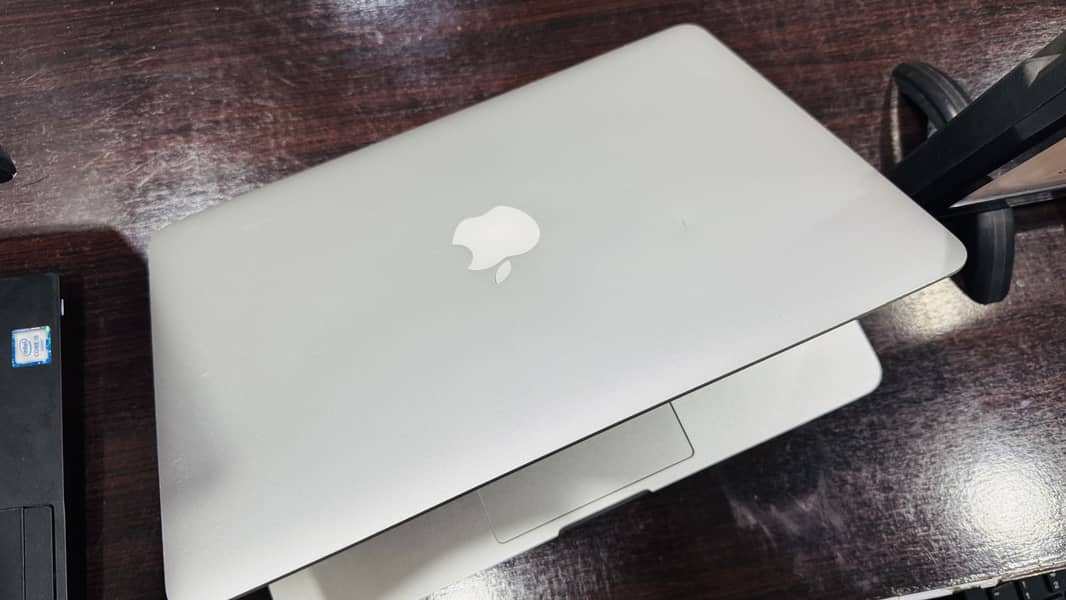 Macbook pro 2016 Dual-Core Intel Core i5 1