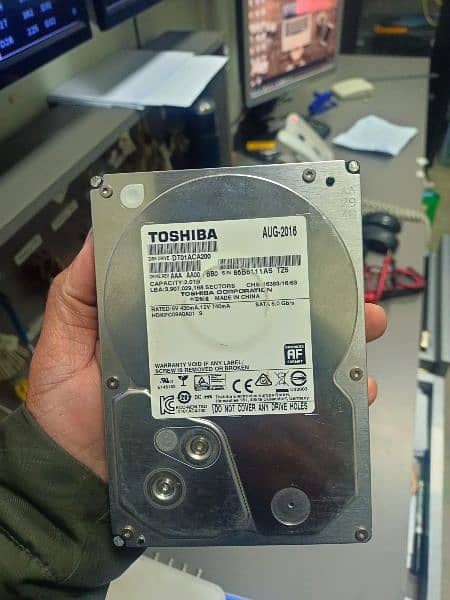 2TB Hard drive (Tushiba) Original 0