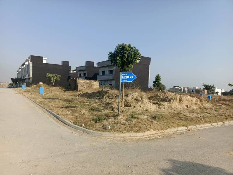 5 Marla Park-Facing Corner Plot for Sale | B Block | Airport Enclave Islamabad 1