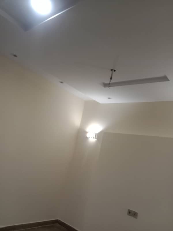 10 MARLA 3RD FLOOR FOR RENT NO GAS 2