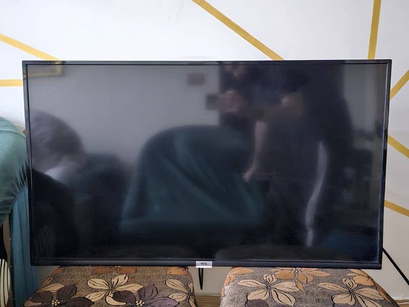 TCL 43 Inch tv (43S5200) 5