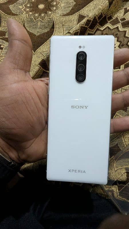 Xperia 1 0