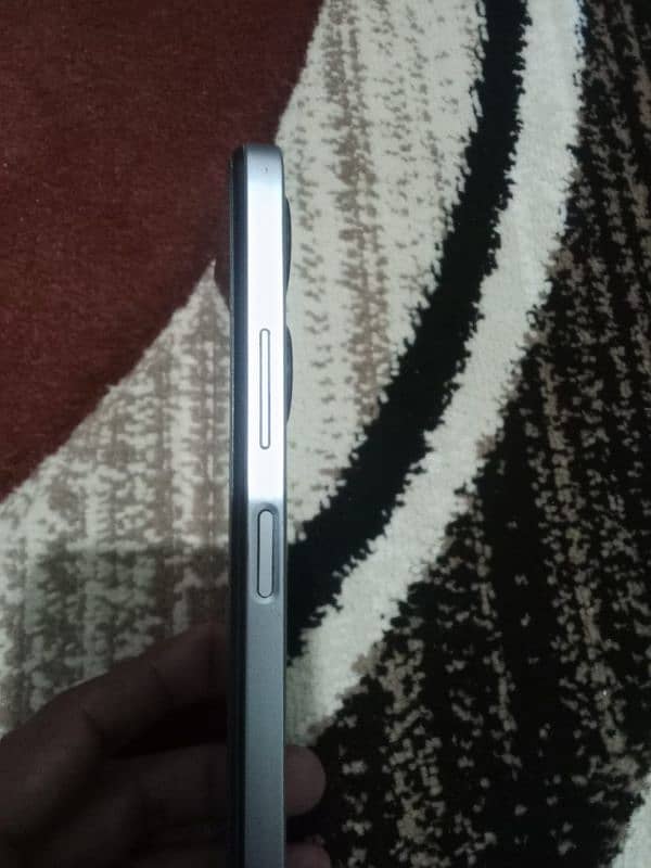 Infinix hot30i 4