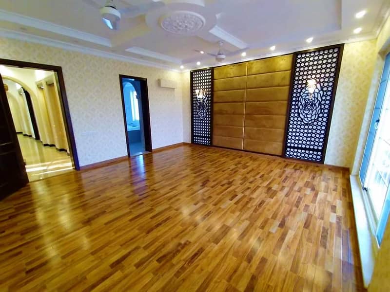 2-Kanal Luxury Bungalow For Sale At Super Hot Location IN BAHRIA TOWN 4