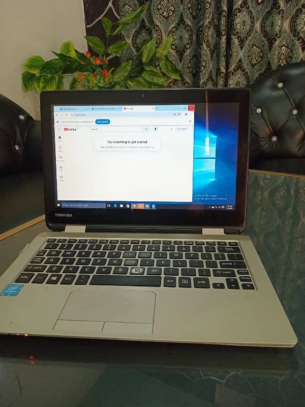 TOSHIBA LAOTOP 4