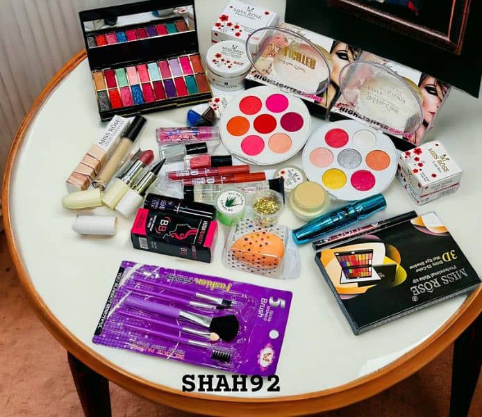 20 in 1 Makeup Deal 0