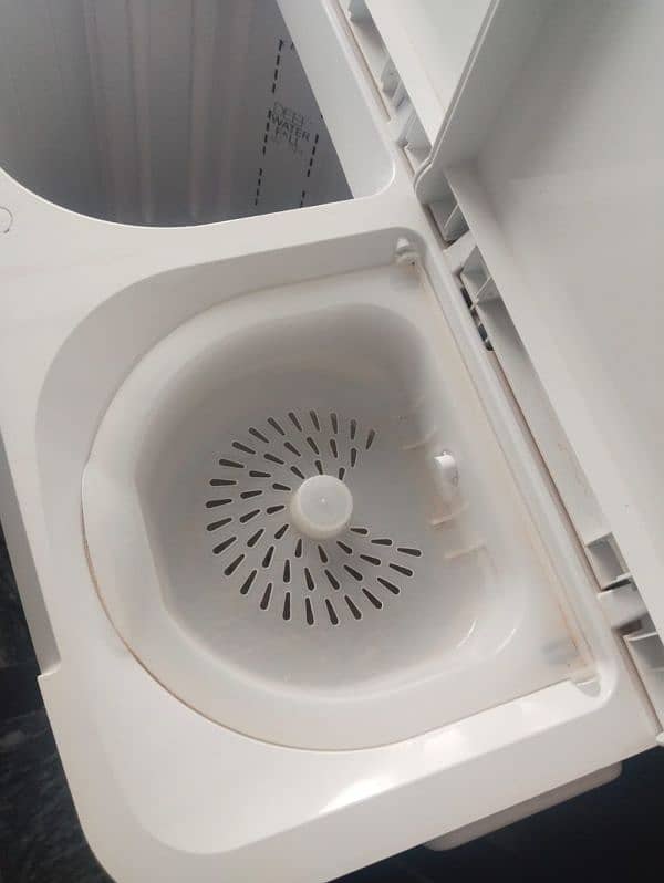 Dawlance washing machine 4