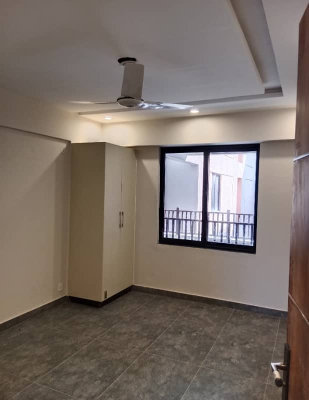 Brand New 3 bedroom Apartment Available On Investor Rate In the Galleria 14