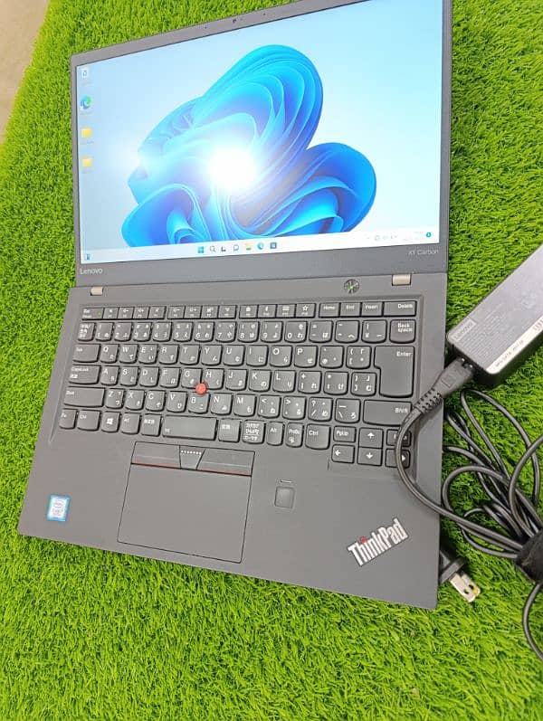 Lenovo ThinkPad X1 Carbon Ultra Slim Laptop,Core i7 7th Gen. 8GB RAM 5