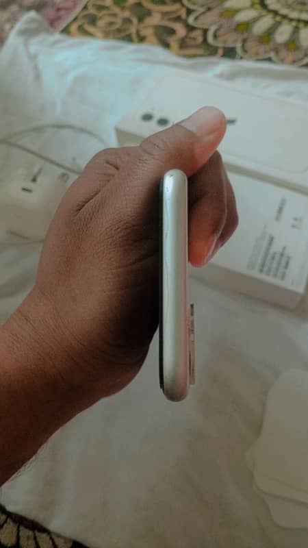 Iphone 11 128gb PTA approved Dual Sim 4