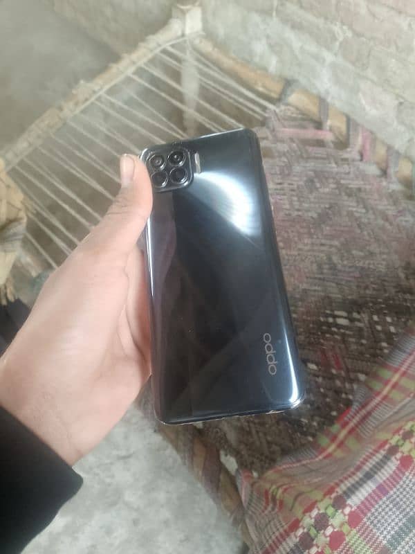 oppof17pro 4