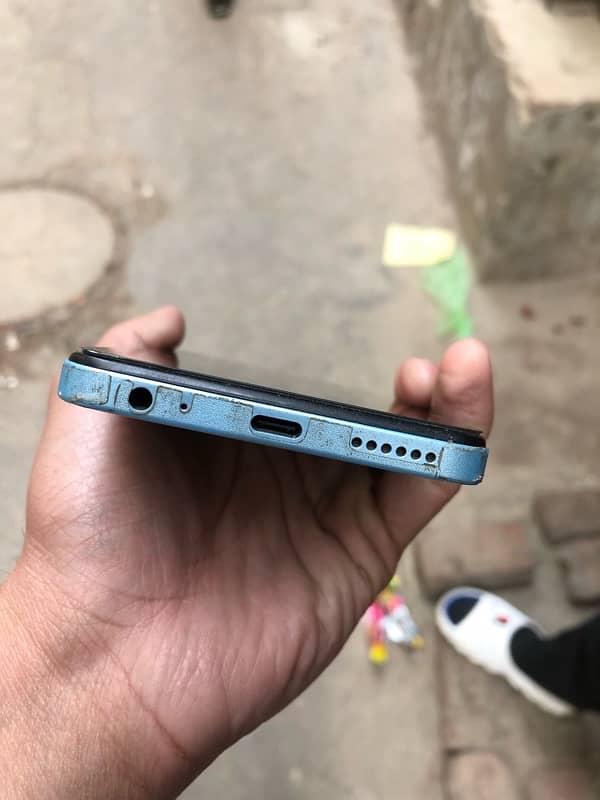 infinix smart 8 pro for urgent sale 4+4 gb  and 128 gb 3