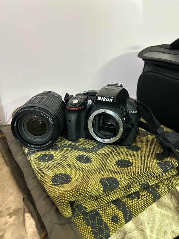 nikon d5300 all okay 10/10 with bag original battery 5