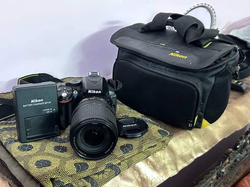 nikon d5300 all okay 10/10 with bag original battery 6