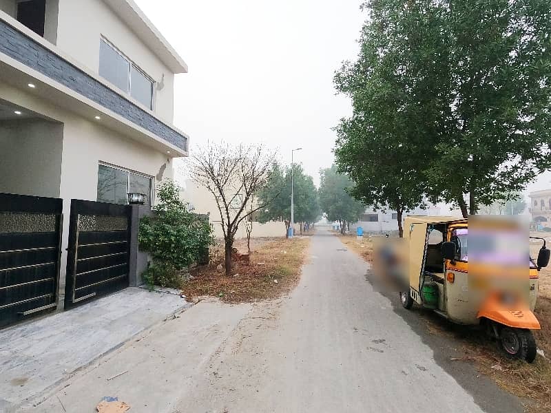 Premium 5 Marla House Is Available For sale In Lahore 3