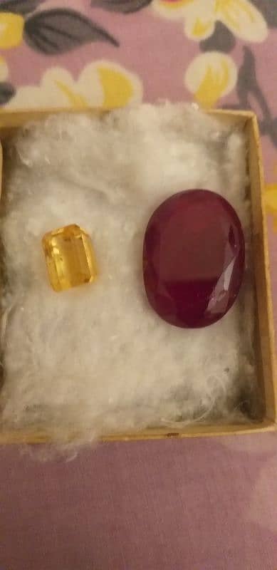 Big size Ruby yakot and yellow emerald. 5