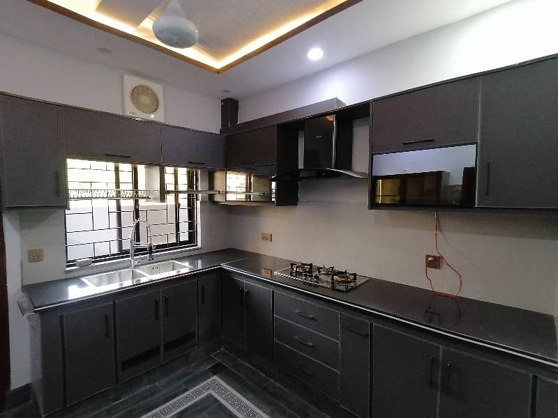 Get A 5 Marla Lower Portion For rent In Bahria Orchard Phase 1 - Eastern 6