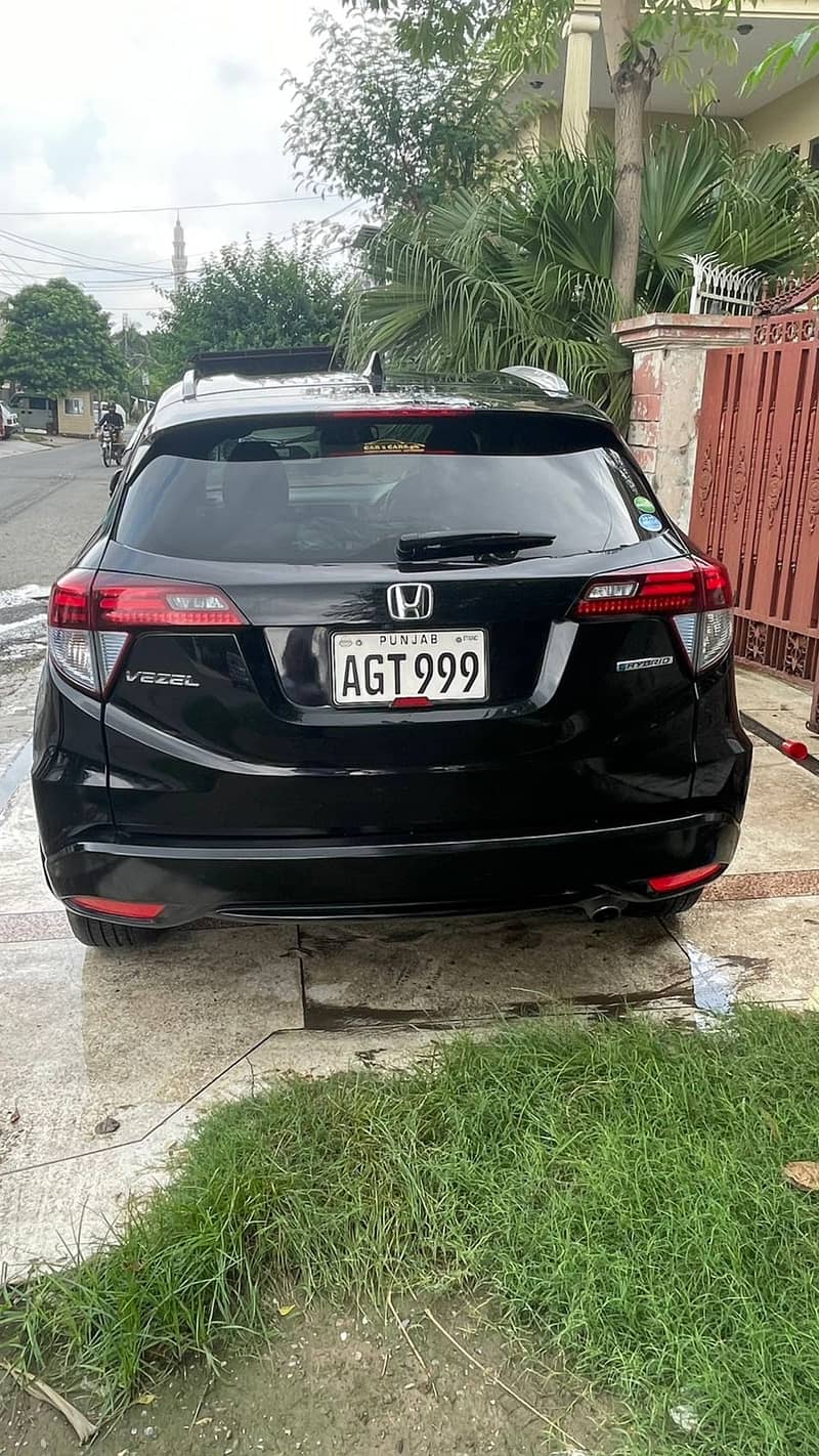 Honda Vezel Hybrid Z 2017 3