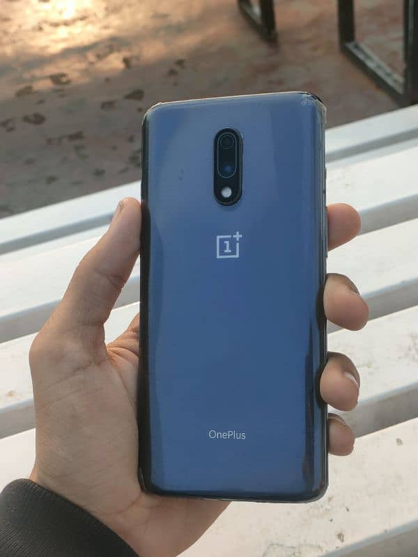 Oneplus 7 10/10 kit phone with charger 0