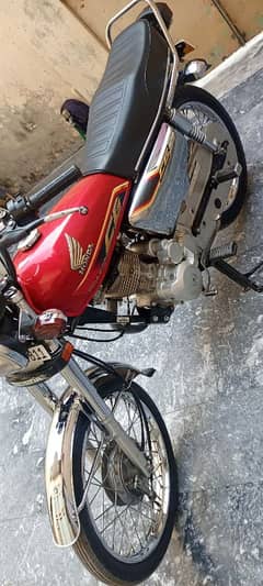 total general bike Hai Honda 125 model