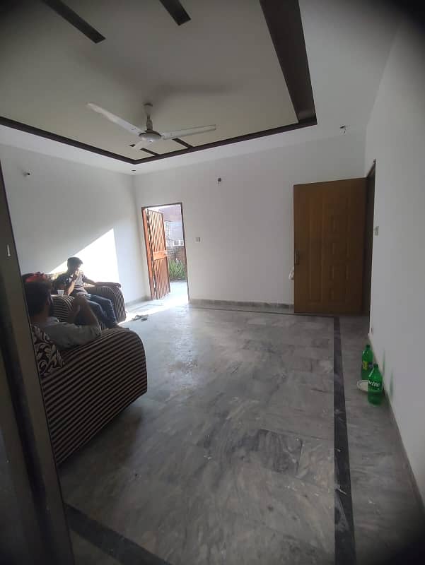 5 marla corner house prime location Near to mian Wolton road available for sale in peer colony 14