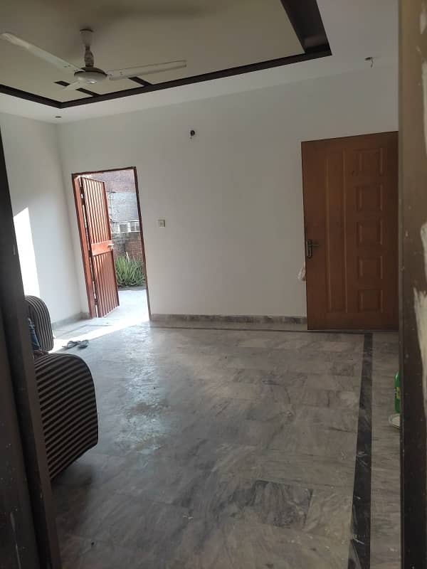 5 marla corner house prime location Near to mian Wolton road available for sale in peer colony 24