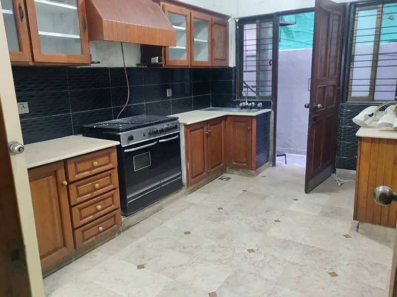 5 marla corner house prime location Near to mian Wolton road available for sale in peer colony 1