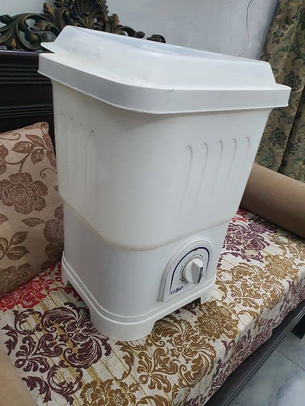 super Asia baby washing machine just like new 1