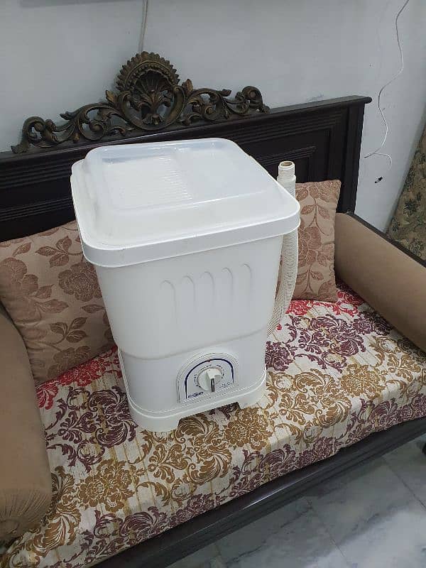 super Asia baby washing machine just like new 4