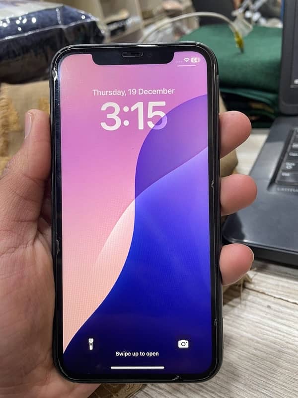 iphone 11  (jv) 64gb  black color 10/10 Conditions 2