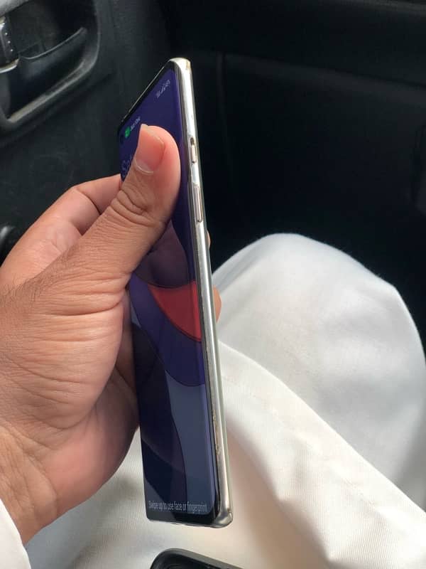 OnePlus 8 Almost New in Condition 12GB Ram/256GB Storage 5