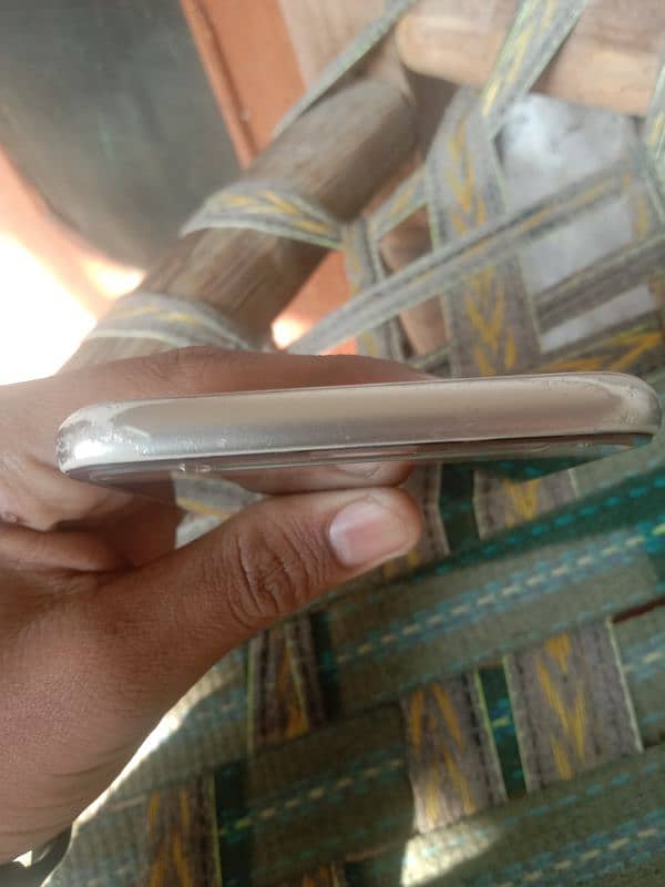 Samsung Galaxy J4 2 16 for sale 1